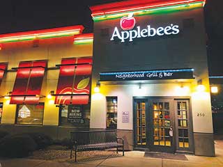 FAMILY ATMOSPHERE AT APPLEBEE’S GRILL & BAR